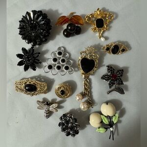 13 Pieces of Black Theme Beooches / Pins